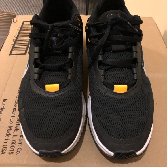 Nike AirMax - Picture 2 of 3